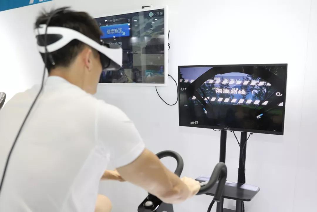 健身器材-VR游戏健身车 健身器材-VR游戏健身车